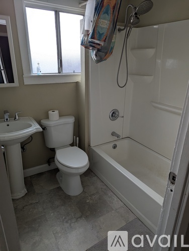516 Lewis St, Unit 516 Rental photo 3